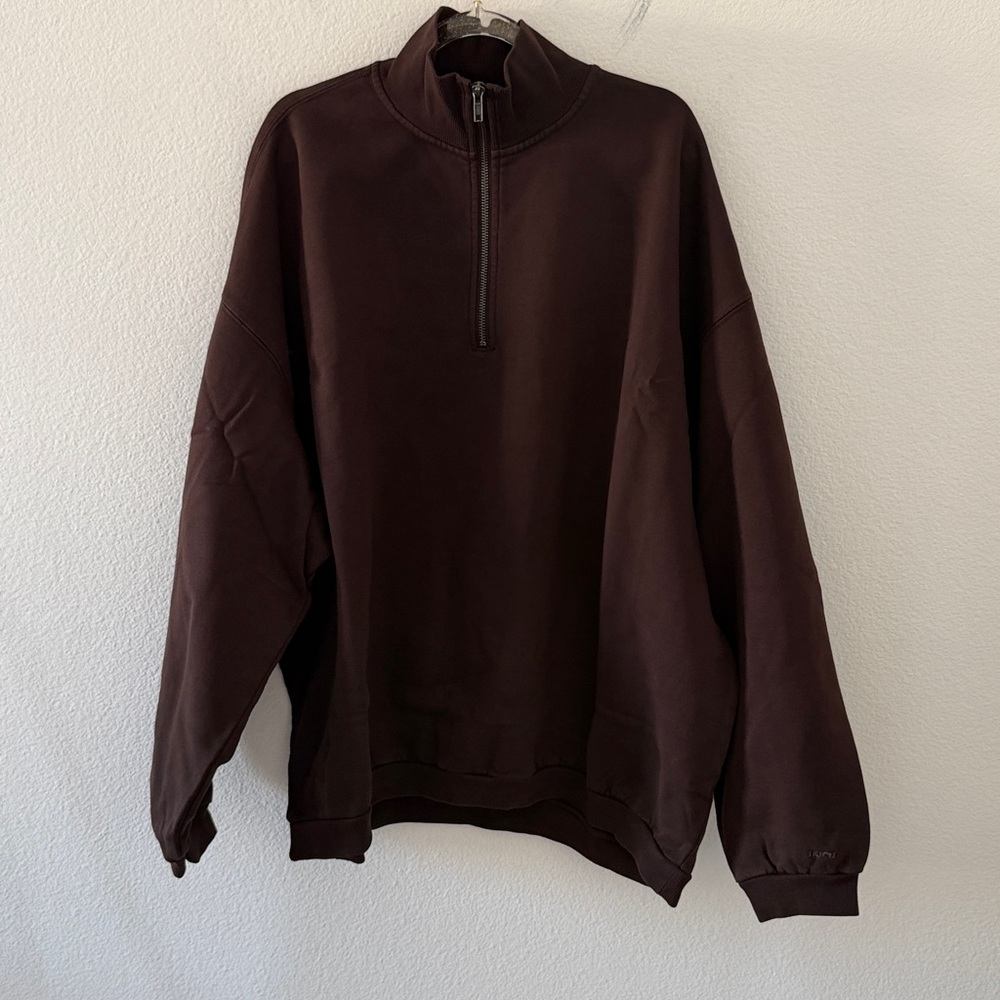 Skims Boyfriend Fleece Oversized Half-Zip Pullover In Espresso - Picture 6 of 8
